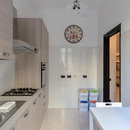Altido Modern Flat For 6 In The Heart Of Foce Apartment